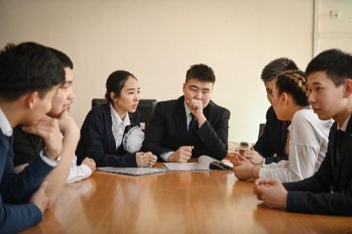 «Өзін-өзі басқару” ұйымымен жиналыс